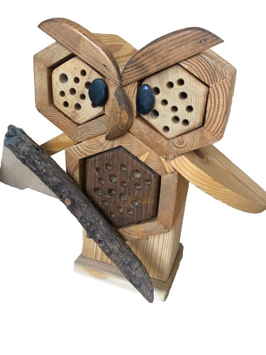 Nisthilfe für wildbienen - nisthilfe, in